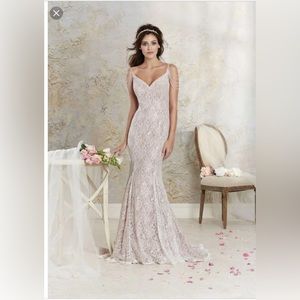 Alfred Angelo designed wedding dress, size 10